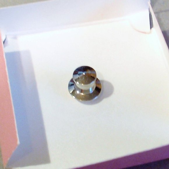 NOS Vintage 1980's Classic Hallmark Snowflake Pin Christmas Cloisonne Silver NEW - Picture 5 of 5